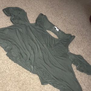 Off the shoulder cropped tshirt